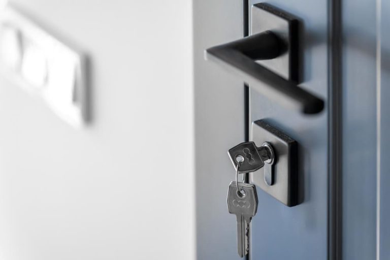 Protege a tu familia instalando un cerrojo de seguridad en tu casa